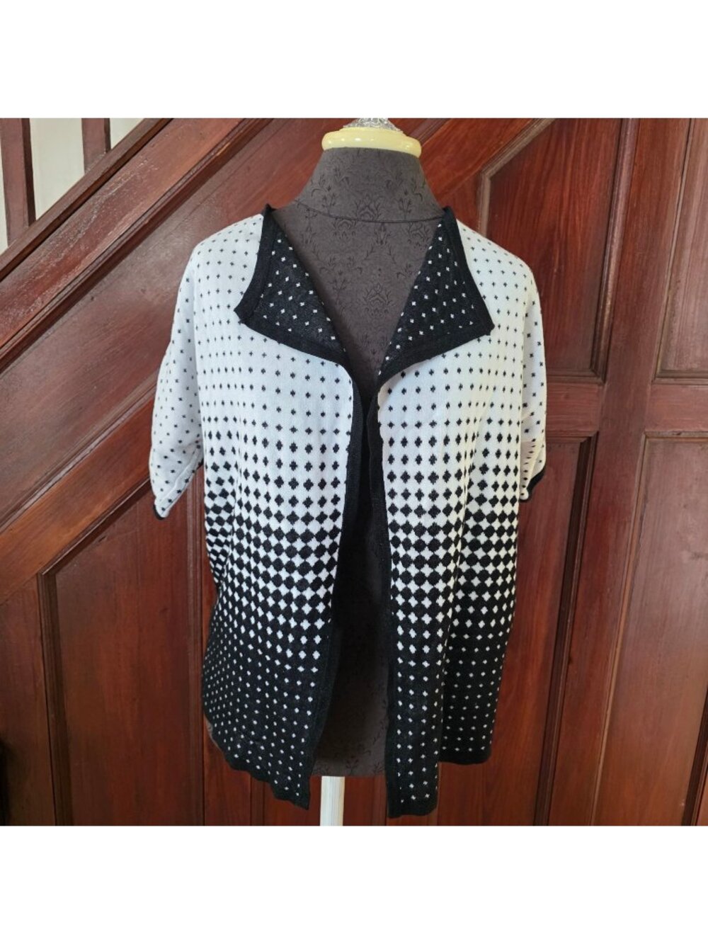 Chicos Open Front Cardigan Sweater Black & White Geometric Pattern Short Sleeve